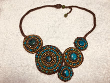 Carica l'immagine nel visualizzatore di Gallery, Collana asimmetrica