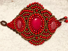 Carica l'immagine nel visualizzatore di Gallery, Bracciale allacciato semirigido