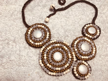 Carica l'immagine nel visualizzatore di Gallery, Collana asimmetrica