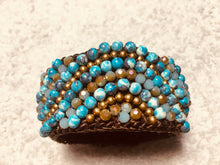 Carica l'immagine nel visualizzatore di Gallery, Bracciale a molla tipo geometrico