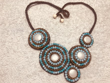 Carica l'immagine nel visualizzatore di Gallery, Collana asimmetrica