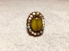 Carica l'immagine nel visualizzatore di Gallery, Anello ovale pietre e cristalli