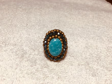 Carica l'immagine nel visualizzatore di Gallery, Anello ovale pietre e cristalli