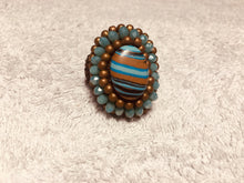 Carica l'immagine nel visualizzatore di Gallery, Anello ovale pietre e cristalli