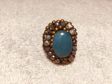 Carica l'immagine nel visualizzatore di Gallery, Anello ovale pietre e cristalli