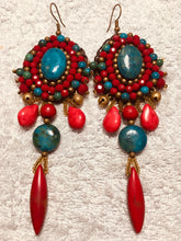 Carica l'immagine nel visualizzatore di Gallery, Orecchini ovali con pendagli