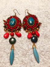 Carica l'immagine nel visualizzatore di Gallery, Orecchini ovali con pendagli