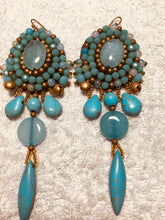 Carica l'immagine nel visualizzatore di Gallery, Orecchini ovali con pendagli