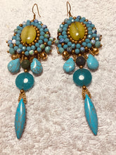 Carica l'immagine nel visualizzatore di Gallery, Orecchini ovali con pendagli