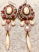 Carica l'immagine nel visualizzatore di Gallery, Orecchini ovali con pendagli