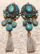 Carica l'immagine nel visualizzatore di Gallery, Orecchini ovali con pendagli