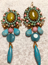 Carica l'immagine nel visualizzatore di Gallery, Orecchini ovali con pendagli