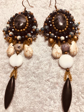 Carica l'immagine nel visualizzatore di Gallery, Orecchini ovali con pendagli