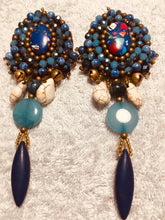 Carica l'immagine nel visualizzatore di Gallery, Orecchini ovali con pendagli