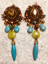 Carica l'immagine nel visualizzatore di Gallery, Orecchini ovali con pendagli