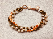 Carica l'immagine nel visualizzatore di Gallery, Bracciale allacciato a 4 fili variante giallo-arancio