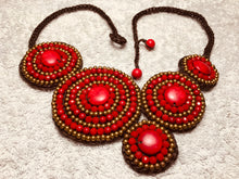 Carica l'immagine nel visualizzatore di Gallery, Collana asimmetrica