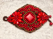 Carica l'immagine nel visualizzatore di Gallery, Bracciale allacciato semirigido