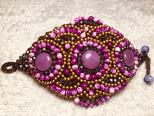 Carica l'immagine nel visualizzatore di Gallery, Bracciale allacciato semirigido