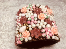 Carica l'immagine nel visualizzatore di Gallery, Bracciale grande a molla tipo fiorellini