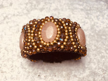 Carica l'immagine nel visualizzatore di Gallery, Bracciale a molla tipo medaglioni con pietra