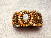 Carica l'immagine nel visualizzatore di Gallery, Bracciale a molla tipo medaglioni con pietra