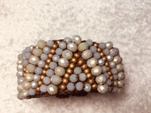 Carica l'immagine nel visualizzatore di Gallery, Bracciale a molla tipo geometrico