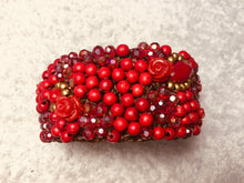 Carica l'immagine nel visualizzatore di Gallery, Bracciale a molla tipo fiorellini