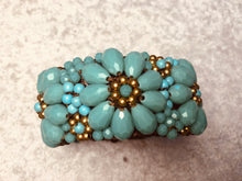 Carica l'immagine nel visualizzatore di Gallery, Bracciale a molla tipo fiori grandi