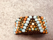 Carica l'immagine nel visualizzatore di Gallery, Bracciale a molla tipo geometrico