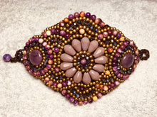 Carica l'immagine nel visualizzatore di Gallery, Bracciale allacciato semirigido