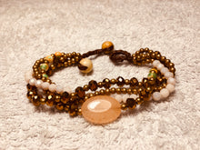 Carica l'immagine nel visualizzatore di Gallery, Bracciale allacciato a 4 fili variante giallo-arancio