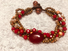 Carica l&#39;immagine nel visualizzatore di Gallery, Bracciale allacciato a 4 fili variante rosso
