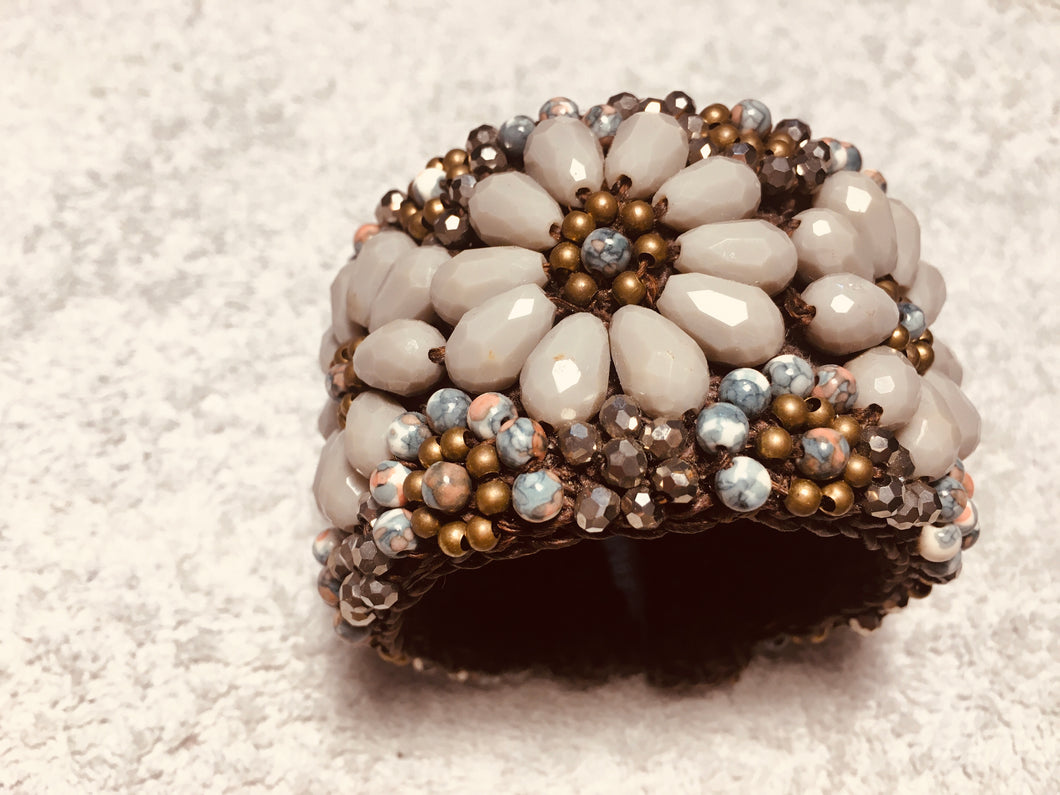 Bracciale grande a molla tipo fiore